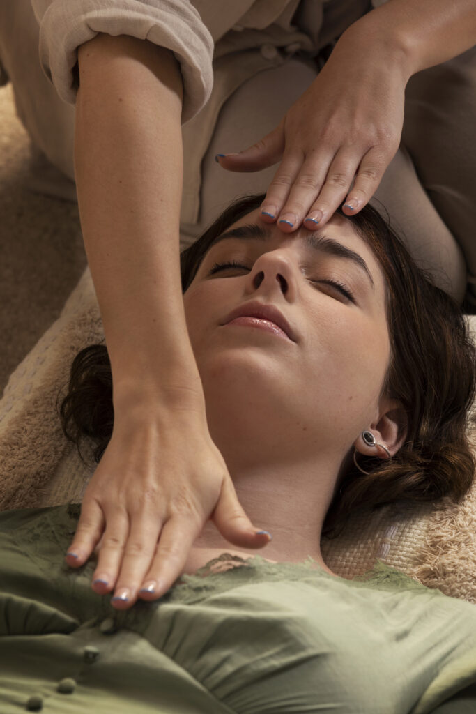 Reiki behandeling problemen op fysiek, emotioneel, mentaal en spiritueel niveau